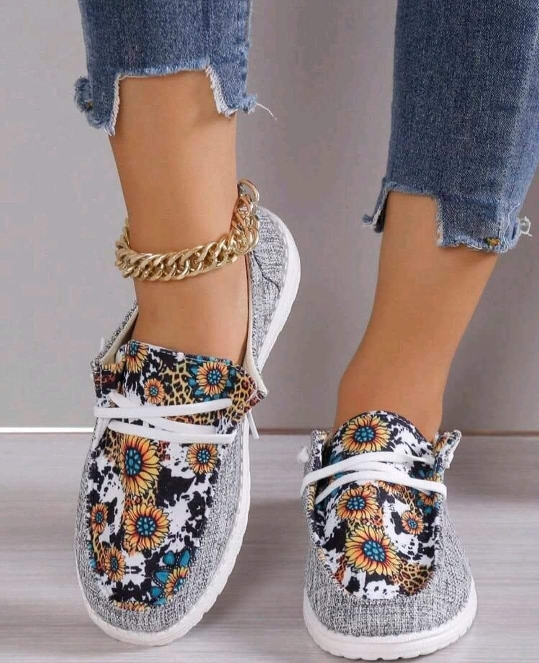 Women's Sporty Slip On Shoes  Cow & Sunflower Pattern Lace-up size 9.5