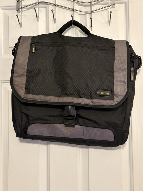 Targus TCG200 Notebook Messenger Bag
