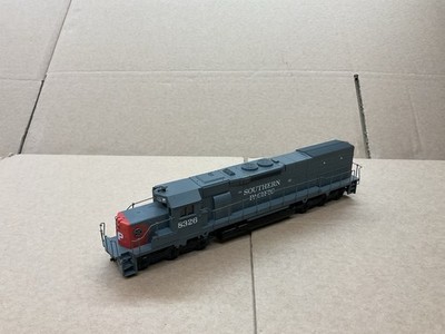 ATHEARN HO SCALE DIESELLOK SD40T-2 SOUTHERN PACIFIC N.8326 SCHÖN!