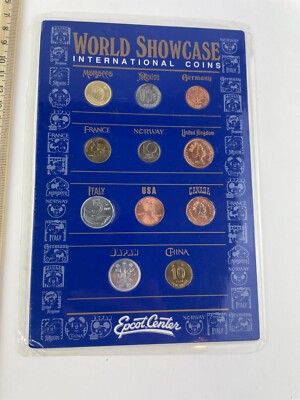 バッジ　海外　ディズニー　USA Epcot center エプコット　レア Vintage 1982 1980's Epcot Center Walt Disney Productions