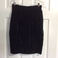 Talbots Straight Skirt Black Silky Velvet Knee Length Women’s Size 8 Vintage