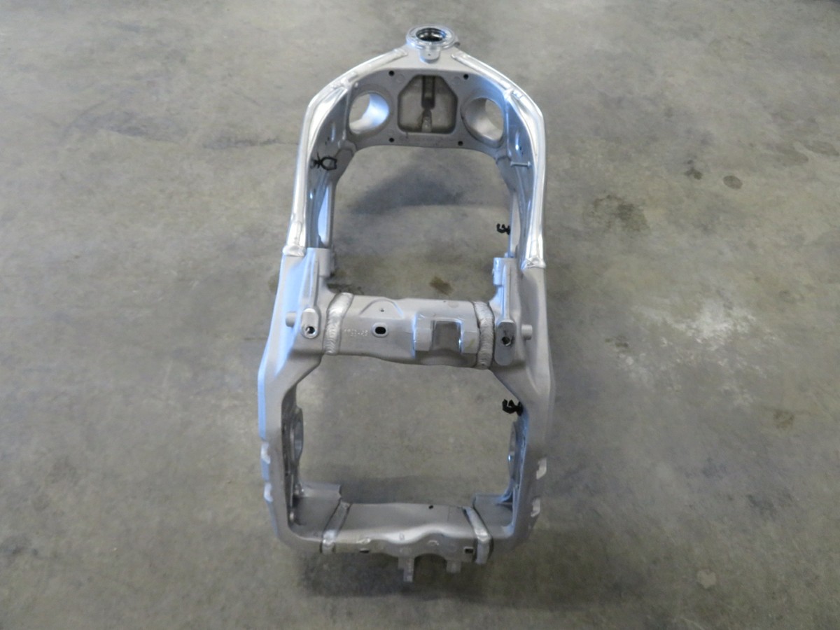 EB989 2016 16 APRILIA RSV4 1000 RF FRAME CHASSIS VIN