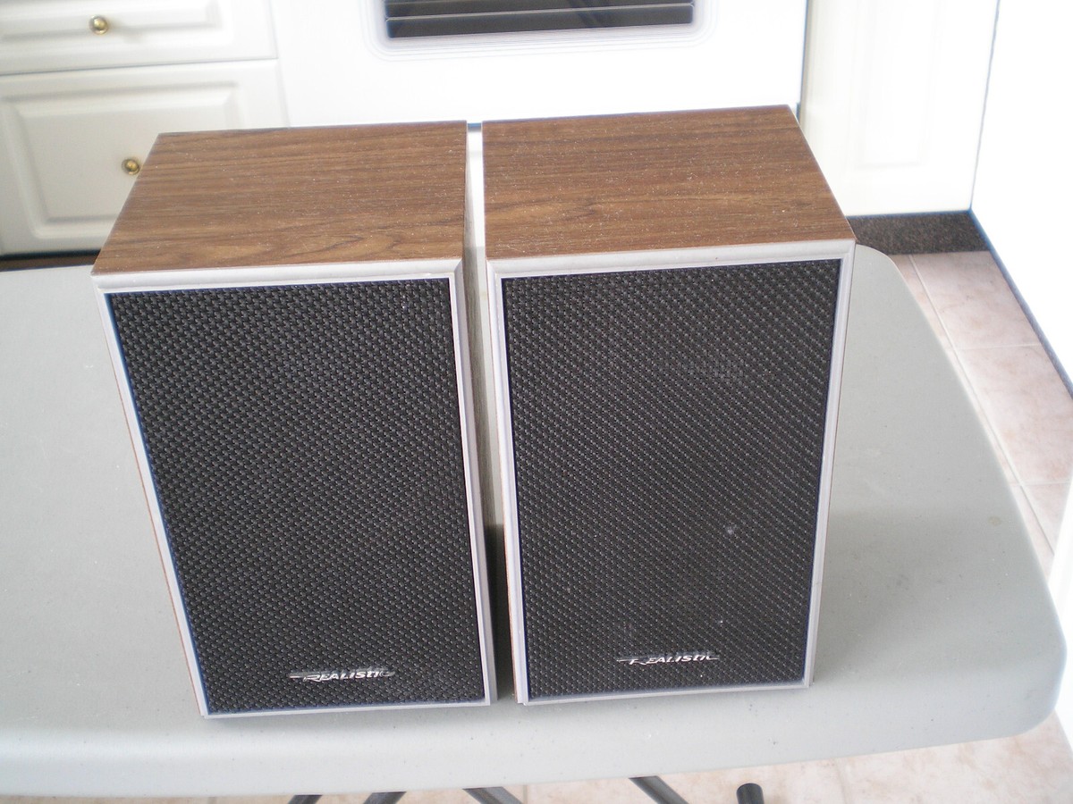 Realistic Minimus 8 bookshelf speakers cat. no. 40-216B, Radio