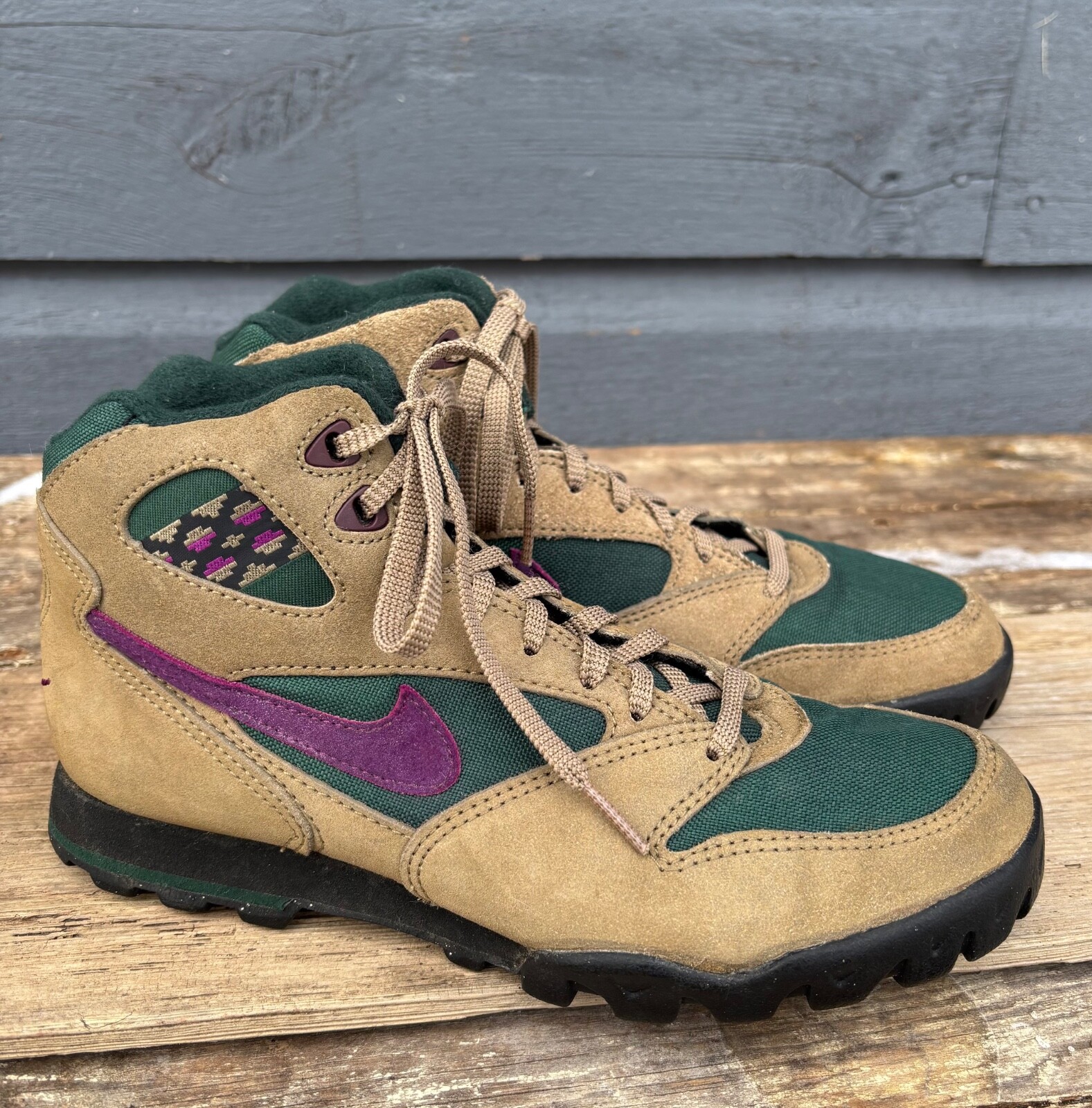 Nike ACG Caldera Womens Hiking Boots Tan Suede Nylon Size 8.5/40-image