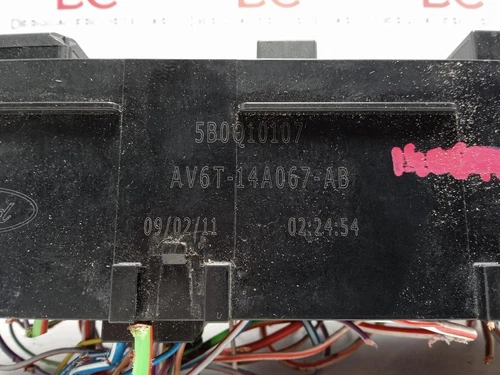 AV6T14A067AB Caja Reles/Fusibles para KIA CARNIVAL II (FL) 2.9 CDRi EX 2 140642 - Imagen 2 de 3