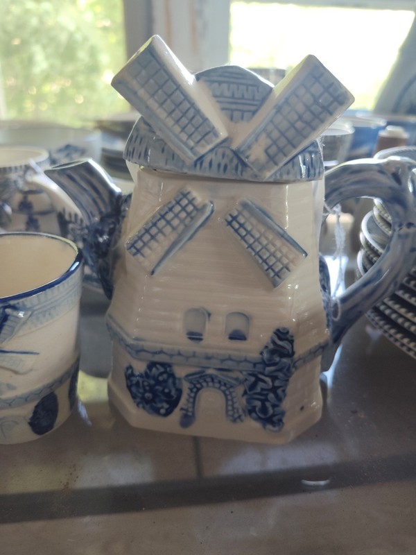 Rare & Pristine Condition Vint Blue & White Dutch Windmill Teapot with 6 Cups 