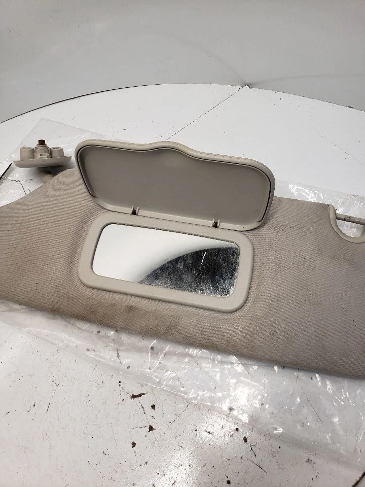 Driver Sun Visor With Illumination Fits 11-20 CARAVAN 1369596 - Image 4 of 4