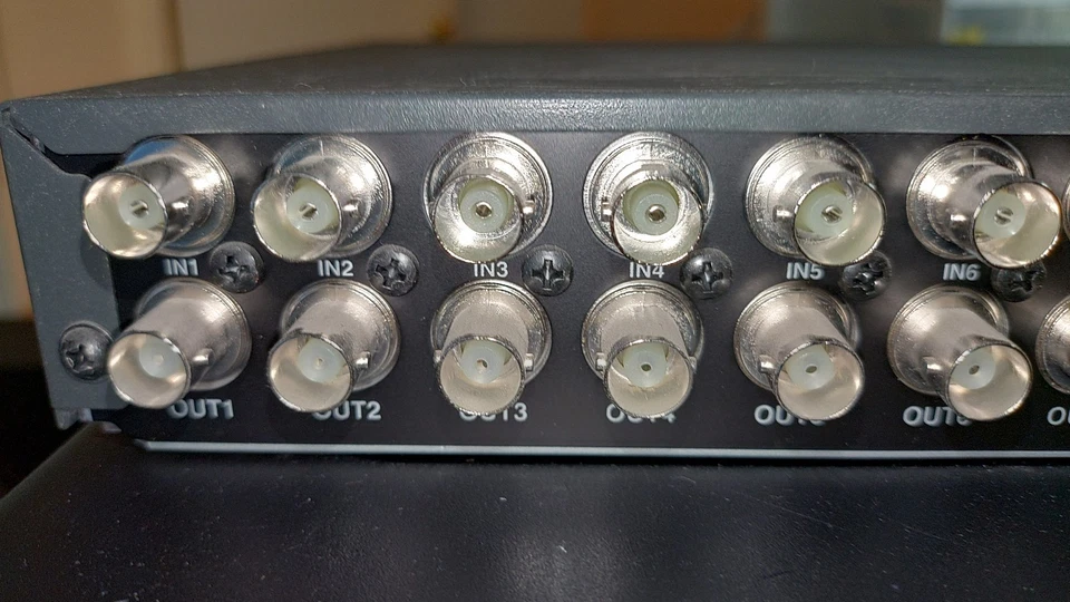 {Pelco} [DX8100 Series] 16-Channel Expansion Unit - Image 3 of 4