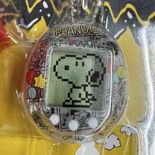 Overseas limited Peanuts Tamagotchi Tamagotchi Snoopy BANDAI Japan