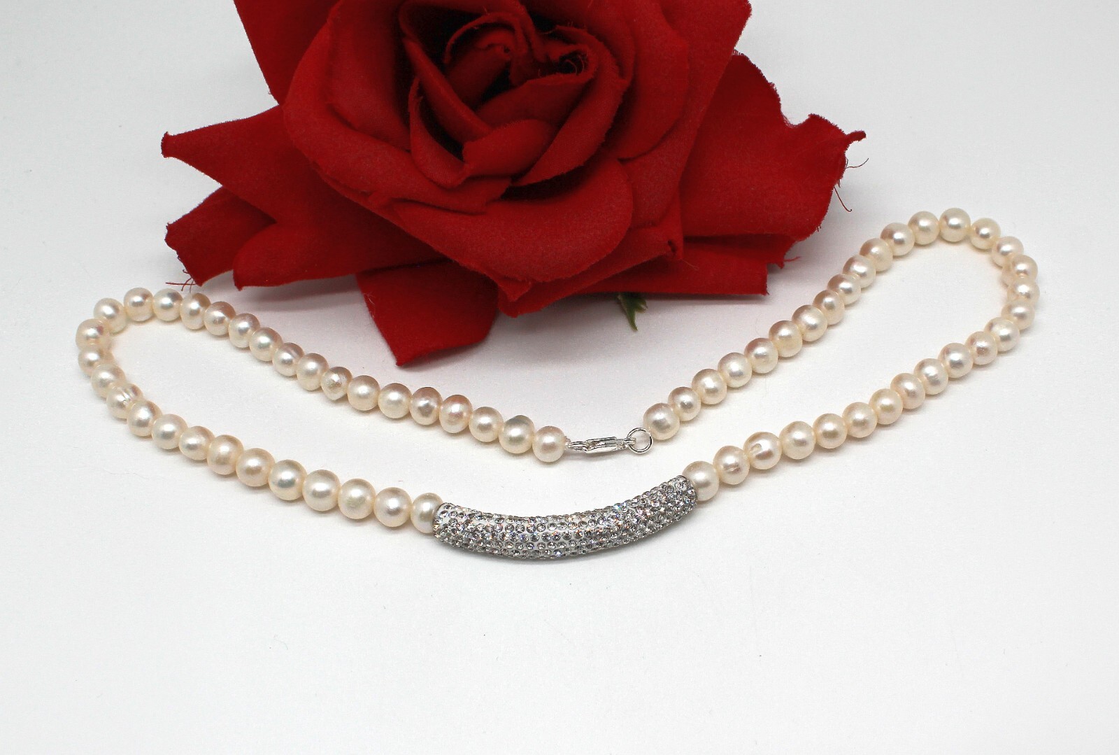 JTV NWOT Sparkling Rhinestone  & Imitation Pearl 18