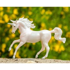 Breyer Stablemates 6928 PEARL unicorn 1:32 scale unicorns toy model Magnolia NEW