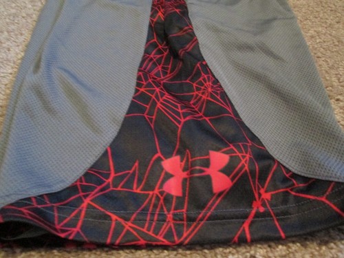 NEW Boys Under Armour Shorts Gray w/ Red Web Print YXL 18-20 FREE SHIPPING - Picture 2 of 7