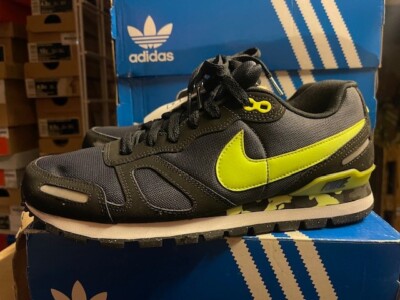 NIKE Waffle Trainer sneaker Neu GR:42,5 US:9 Md runner saku schwarz gelb