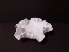 Fenton Double Crimped Bon Bon Hobnail White 6 in Dish ES