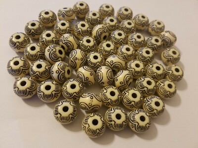 50 pcs White & Black Patterned Plastic Craft Jewelry Macrame Beads 16mm Rotund