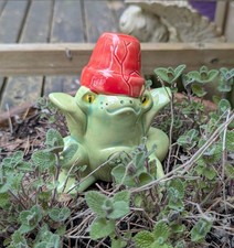 lustiger Frosch KERAMIK - Rosenkugel Handarbeit -DEKO hellgrün