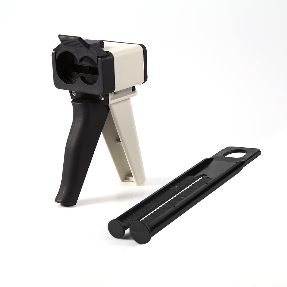Pistolet en silicone pour rénover facilement les joints de cuisine et bain