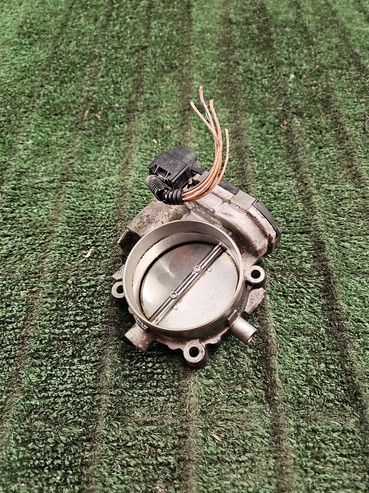 07-12 Mercedes OEM Throttle Body For E550, CLS550, S550, GL450 2731410325