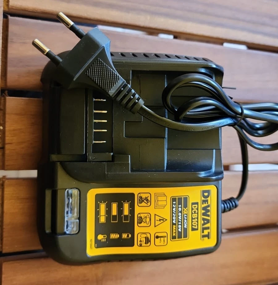 LIVELLA LASER DeWALT DC089LG 12 Linee 3x360 gradi BATTERIA 12V+CARICATORE - Imagen 2 de 4