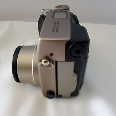 Olympus Camedia C-2040 Zoom Digital Camera. 2.1 Megapixel w/3x