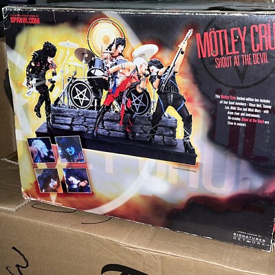MÖTLEY CRÜE ファイナルツアー 他グッズセット 2014 McFarlane Toys Motley Cure STAGE Shout atThe Devil