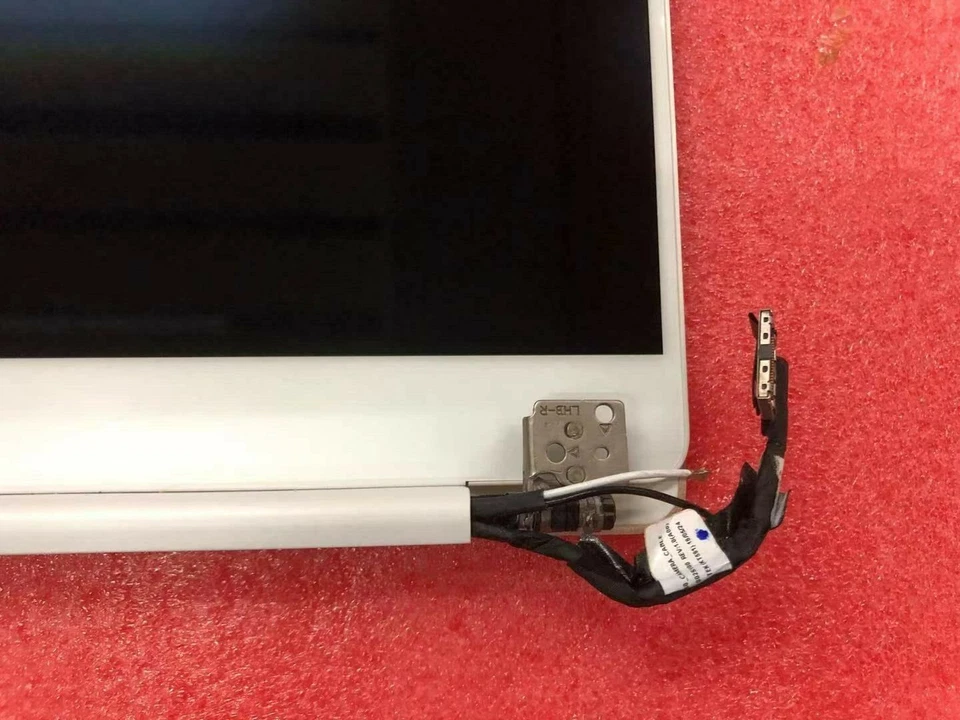 Dell XPS 13 9370 1920*1080 FHD (Gold) with touch panel display Assembly - Image 3 of 4