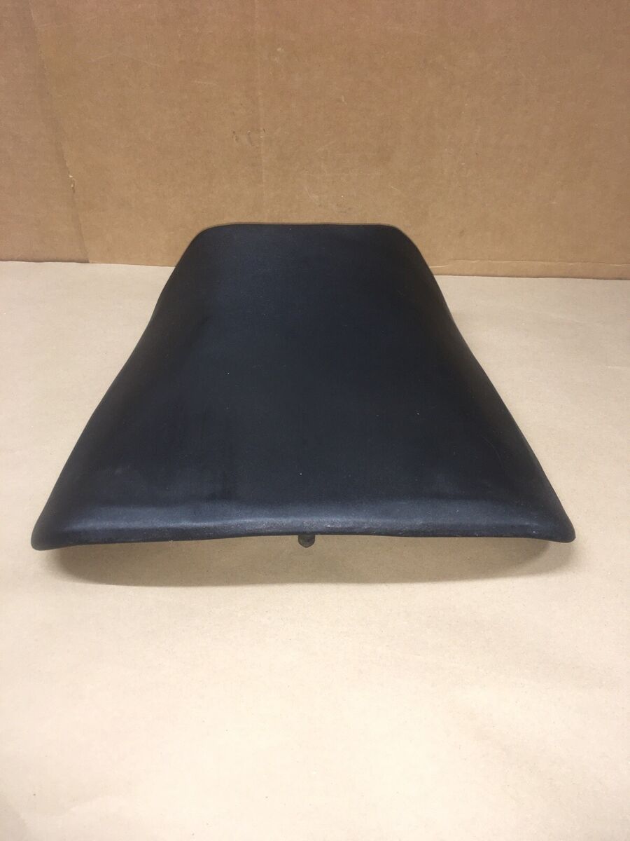 1996 KAWASAKI NINJA ZX7P ZX 700 P OEM FRONT PILLION SEAT 1996 KAWASAKI NINJA ZX7P ZX 700 P OEM FRONT PILLION SEAT