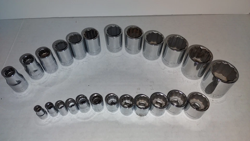 Craftsman 24 Piece SAE 12 Point Shallow Sockets ½" 3/8" & ¼" Drives G & V Series - Image 2 of 4