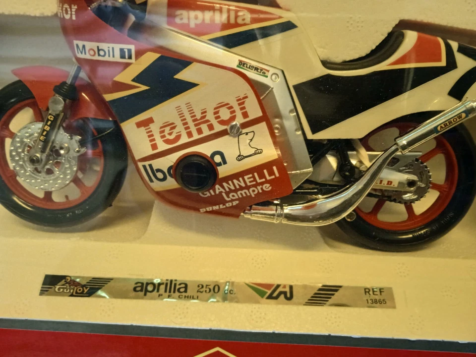 Aprilia 250 CC PP Chili Ref 13865 Die Cast Model Guiloy Bike 1:10 Nuovo - Immagine 2 di 2
