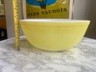Vintage Yellow PYREX 404 4 qt Mixing Bowl, 10.5" diameter, GUC