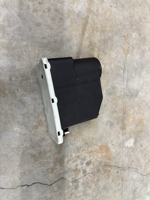 OEM 1992-1997 Mercedes-Benz W124  Central Door Lock Vacuum Pump 132006328