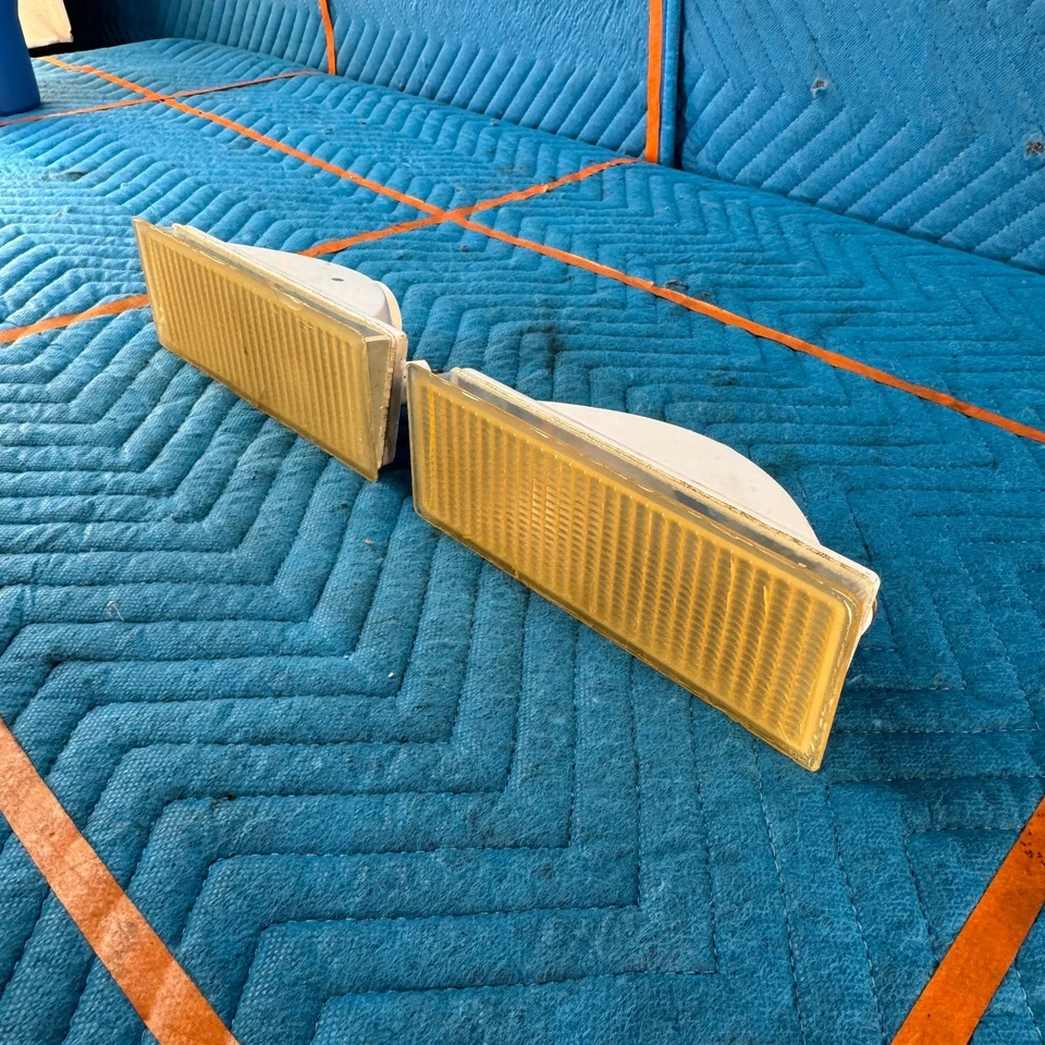 Juego de luces traseras de marcha atrás Chrysler TC MASERATI 1989-1991 46 k OEM Foto 2 de 4