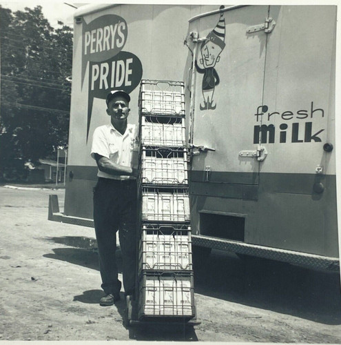 1960's Perry's Pride Photo Creamery Dairy Milkman Delivery Truck Snapshot