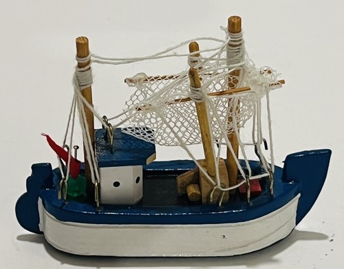 Vintage Miniatur Fischerboot Holz Holz Blau Weiß mit Fischernetz Puppenstube - Bild 3 von 4