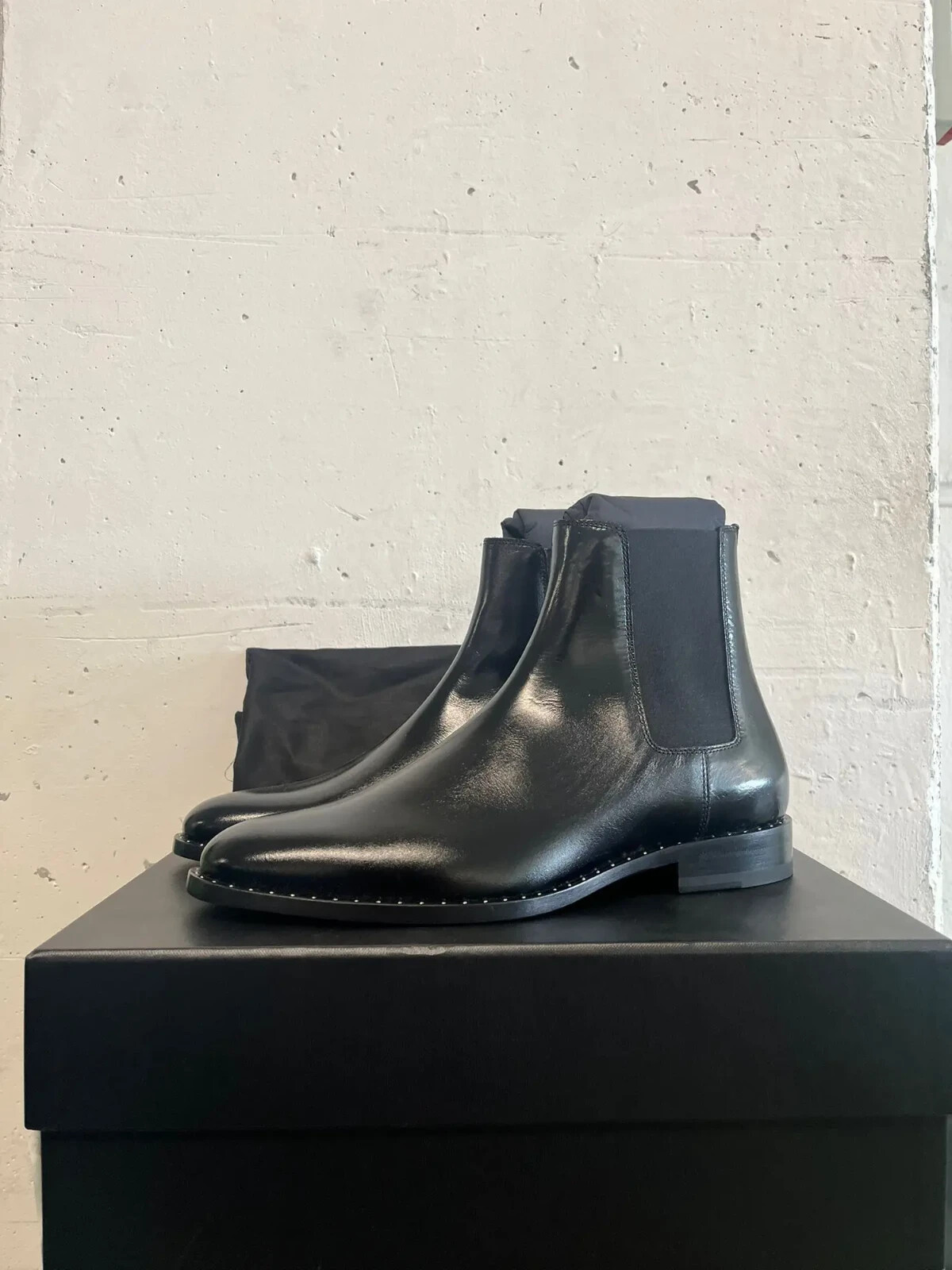 Stivali Saint Laurent Paris Wyatt con borchie Moroder Cheslea neri nuovi con etichette 40 5