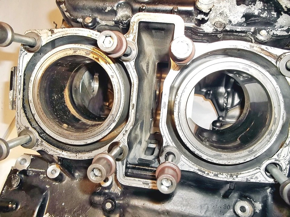 YAMAHA 85 VMX1200 VMAX ENGINE CRANKCASE SET CASES 1FK-15100-01-00 VMX ...