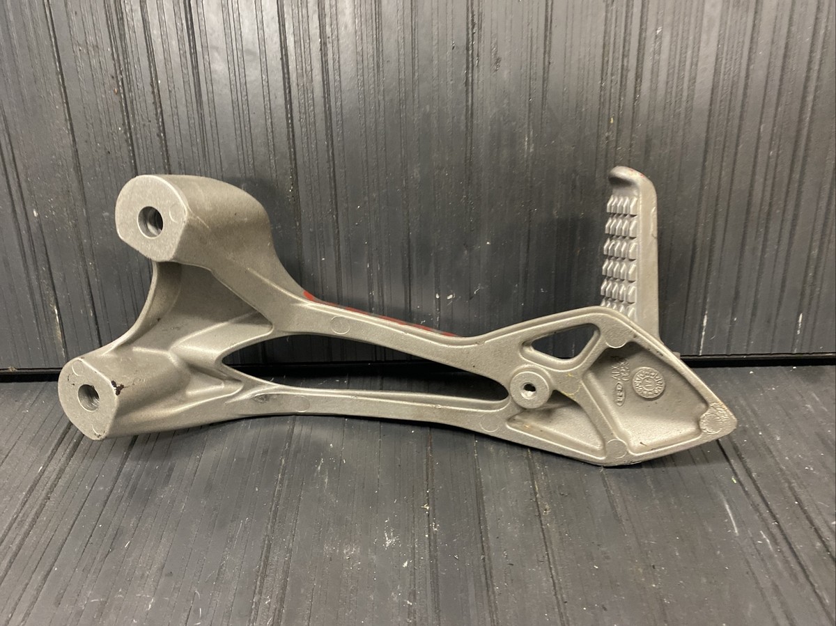 ゆぴ 2006 Kawasaki Ninja ZX10R Right rear passenger foot peg and