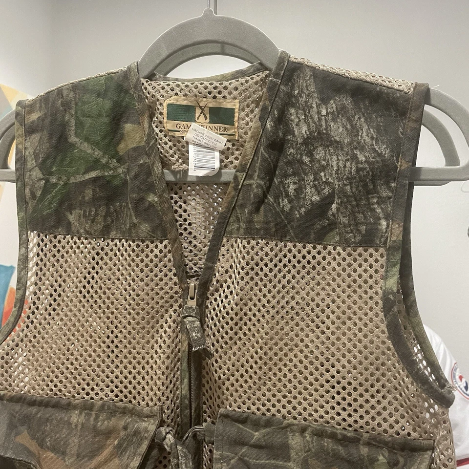 VINTAGE Game Winner Camo Hunting Vest Full Zip One Size - Image 2 of 4