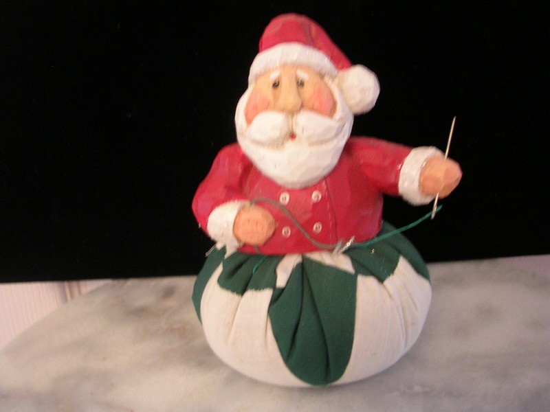 NWT Eddie Walker Santa " Pin Cushion Buddies" Primitive style collectible 2003