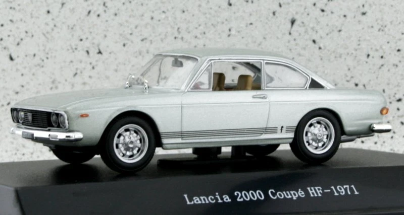 LANCIA 2000 Coupe HF - 1971 - silver - Starline 1:43 - Photo 4/4