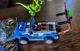 LEGO Dilophosaurus Ambush 75916 Jurassic World Incomplete Set.
