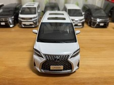 Lexus LM 300h 1/18