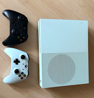 Microsoft Xbox One S 1TB Weiß PAL 4K Blu-Ray WLAN + 2 Controller + 3 Spiele