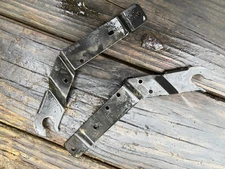 John Deere X300 Hood Hinges X304 X324 X500 X520 X540 M165216 M165215