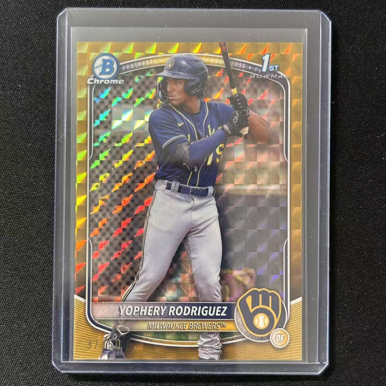 🔌IU 2025 BOWMAN CHROME PROSPECT 1ST GEOMETRIC GOLD /50 YOPHERY RODRIGUEZ