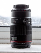 Canon 100mm f2.8 macro L lens   Mint.