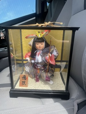 VINTAGE JAPANESE SAMURAI DOLL IN GLASS CASE