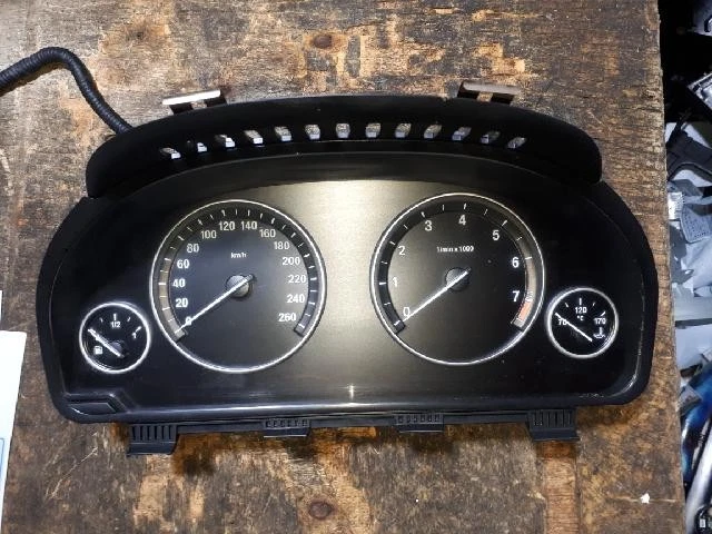 BMW 528i 2010 grupos de instrumentos Foto 2 de 4