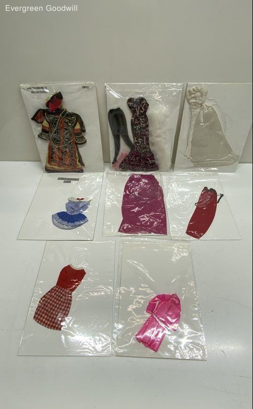 VTG 8pc Barbie Fashion Outfit Lot
