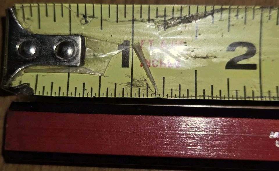 Vintage DIXON RED and BLACK 997-M MEDIUM MADE IN U.S.A. Carpentry Pencil 20+Yrs - Image 2 of 4